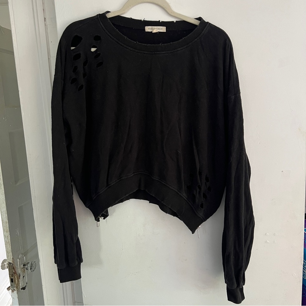Vintage Black Distressed Cropped Sweatshirt || HONEY PUNCH || size L